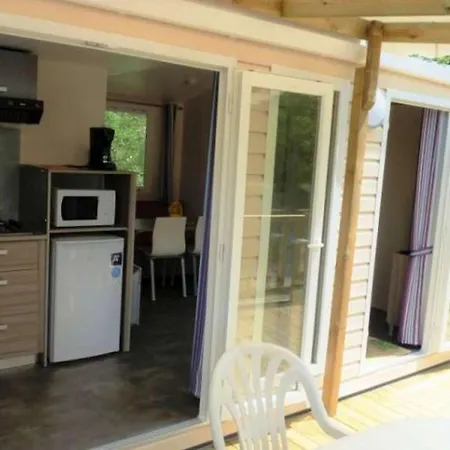 Campsite Mobil-home 4 Pers, 2 Ch, Jardin Et Barbecue - Api-1-52-1349 Champagnac-le-Vieux