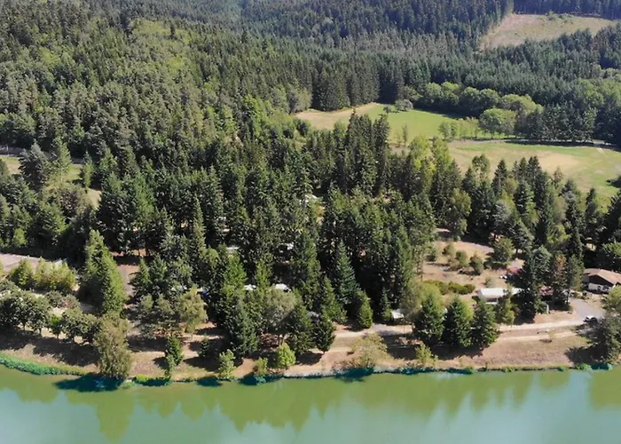 Mobil-home 4 Pers, 2 Ch, Jardin Et Barbecue - Api-1-52-1349 * Champagnac-le-Vieux